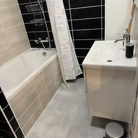 Cosi Near La Defense