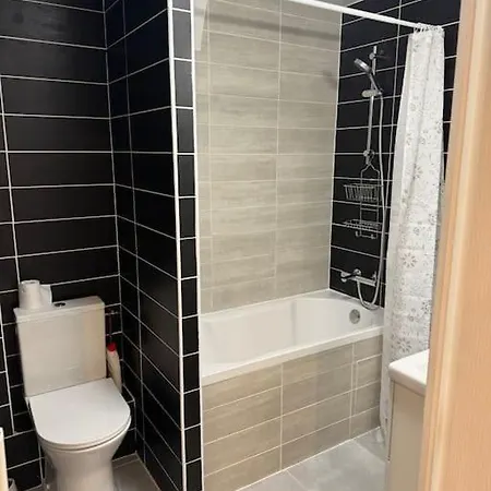 Apartment Cosi Near La Defense